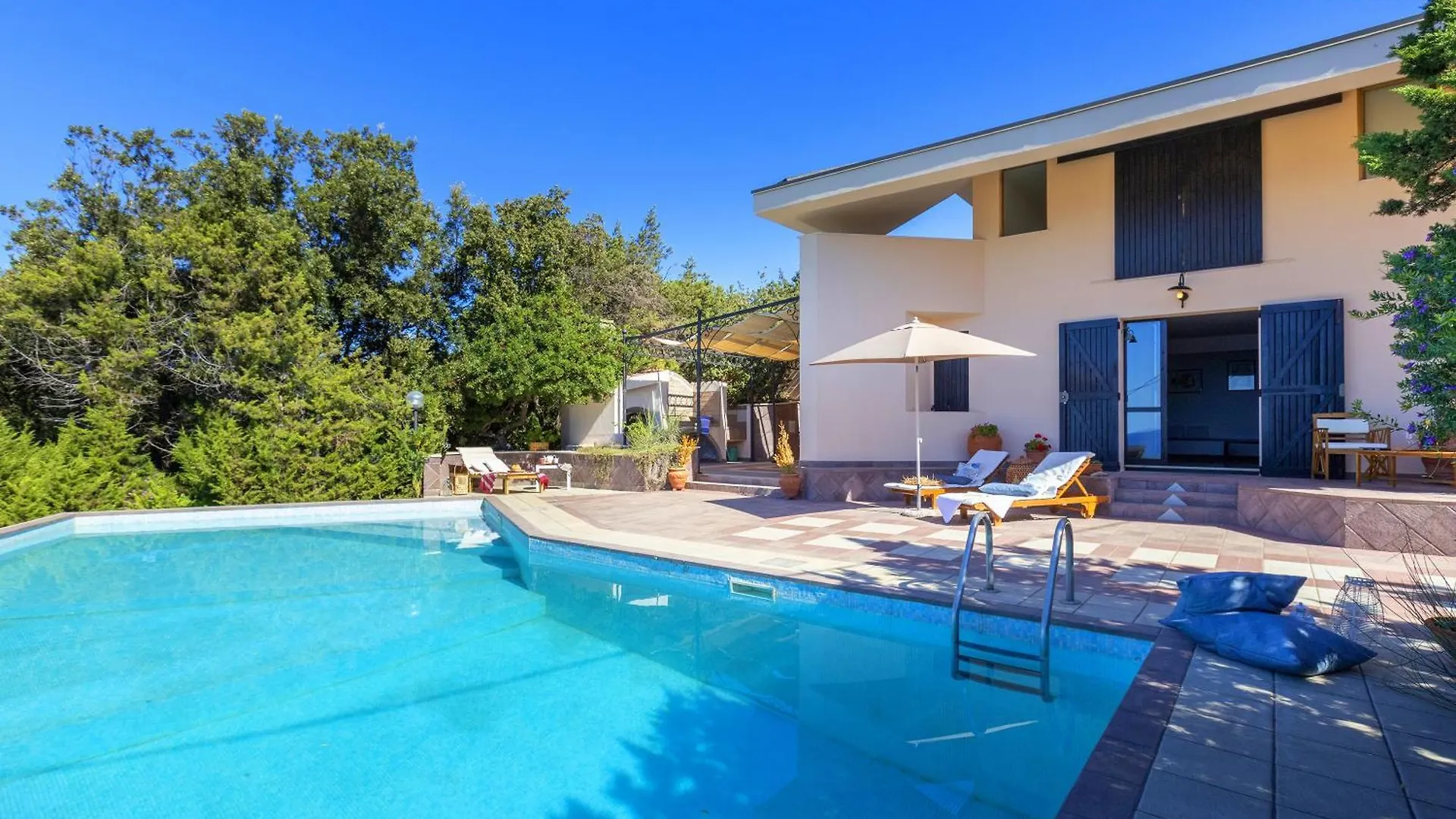Villa Joie De Vivre Vista Mare Con Piscina A Sfioro Per 6 Persone Alghero 0*,  Italy